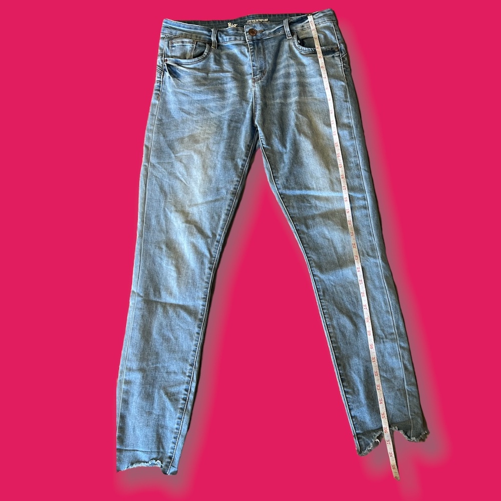 ⭐️ Rio Low Rise Light Wash Jeans ⭐️